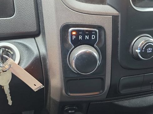 Used 2018 RAM 1500 Express RWD image 23