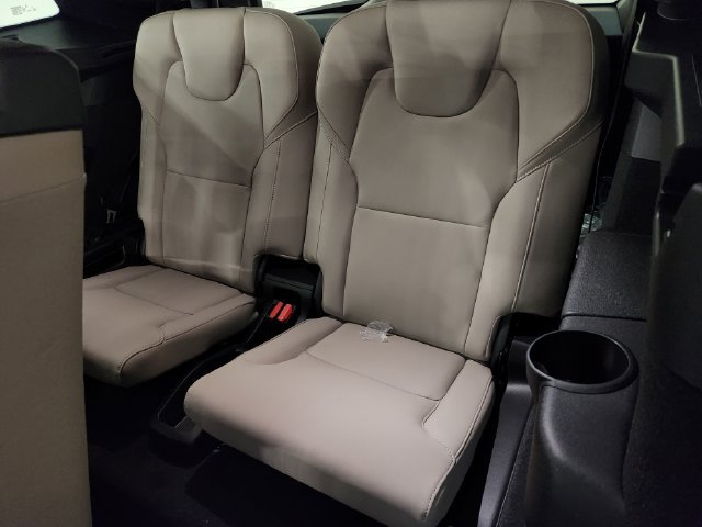 New 2026 Volvo XC90 T8 Plus w/ Protection Package Premier AWD/4WD image 32
