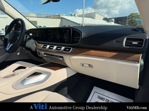 Certified 2022 Mercedes-Benz GLS 450 4MATIC image 30