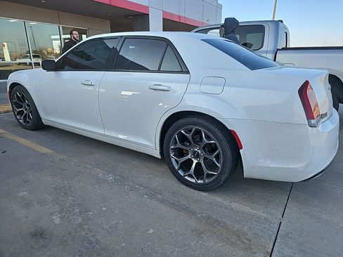 Used 2015 Chrysler 300 S image 6