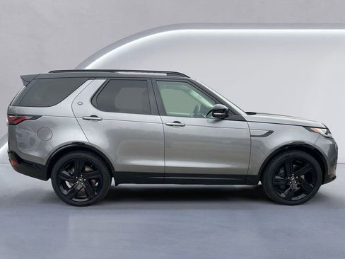 New 2025 Land Rover Discovery Dynamic SE image 3