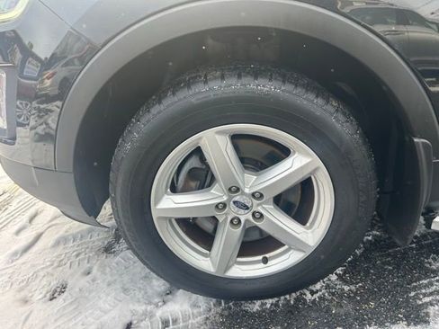 Used 2016 Ford Explorer XLT image 9