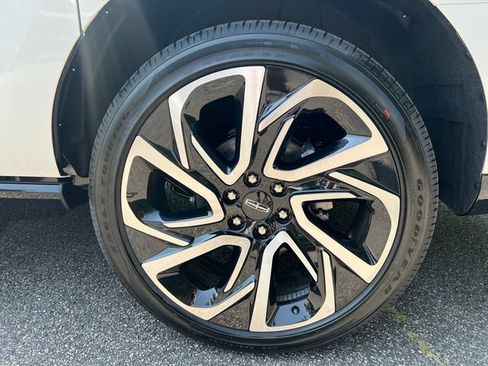 New 2027 Lincoln Navigator L Black Label AWD/4WD image 23