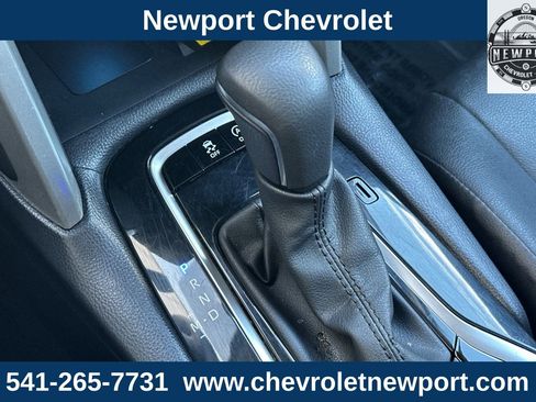 Used 2022 Toyota Corolla Cross XLE w/ Convenience Package image 22