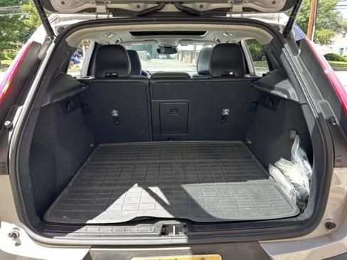 Used 2023 Volvo XC40 B5 Plus w/ Driver Assist Package AWD/4WD image 15