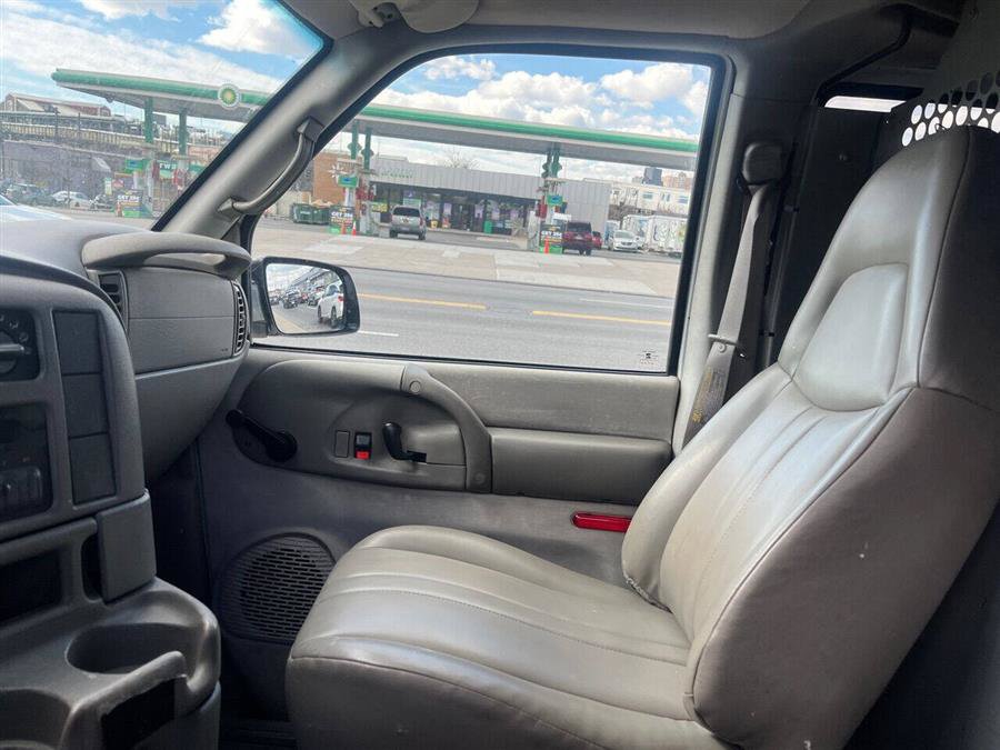 Used 2004 Chevrolet Astro RWD image 12