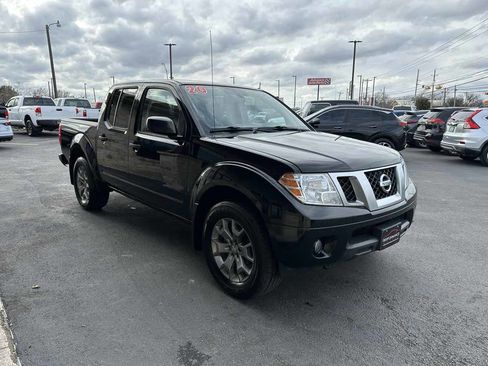 Used 2020 Nissan Frontier SV image 4