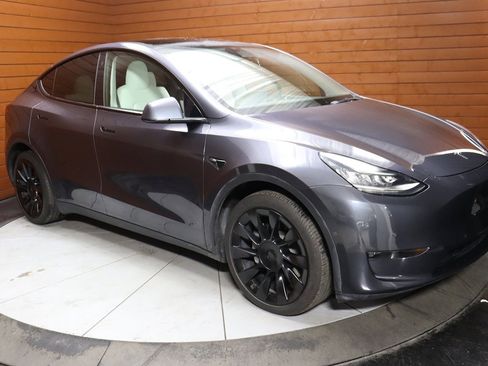 Used 2023 Tesla Model Y Long Range image 15