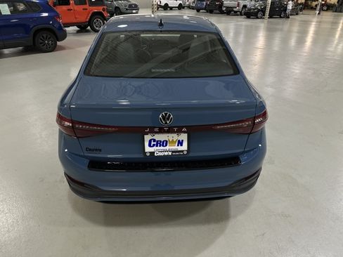 New 2026 Volkswagen Jetta SE FWD image 8