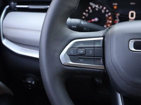 Used 2025 Jeep Compass Limited AWD/4WD image 11