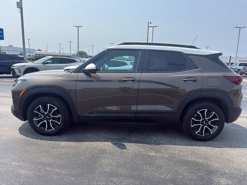 Used 2022 Chevrolet TrailBlazer ACTIV w/ Sun and Liftgate Package FWD image 6