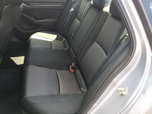 Used 2018 Honda Accord EX image 15