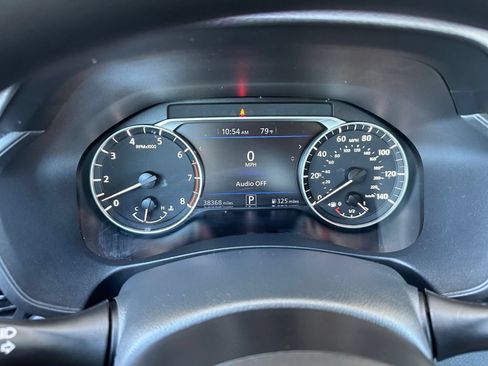 Used 2025 Nissan Altima 2.5 SV FWD image 41