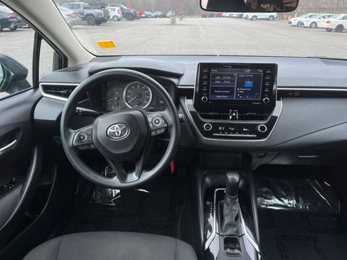 Used 2021 Toyota Corolla LE image 23