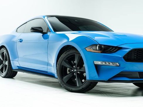 Used 2022 Ford Mustang Premium w/ Equipment Group 201A image 3