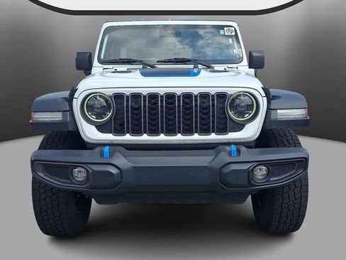 Used 2024 Jeep Wrangler Unlimited Rubicon 4xe AWD/4WD image 2