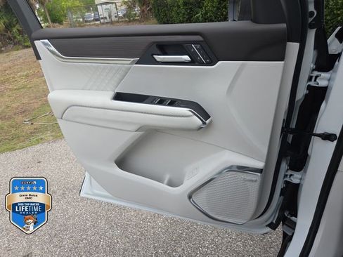 New 2026 GMC Acadia Denali w/ Super Cruise Package FWD image 20