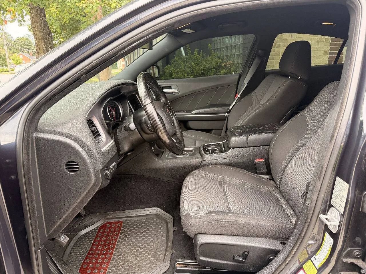 Used 2019 Dodge Charger SXT RWD image 14