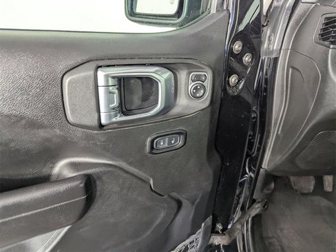 Used 2022 Jeep Gladiator Sport image 19