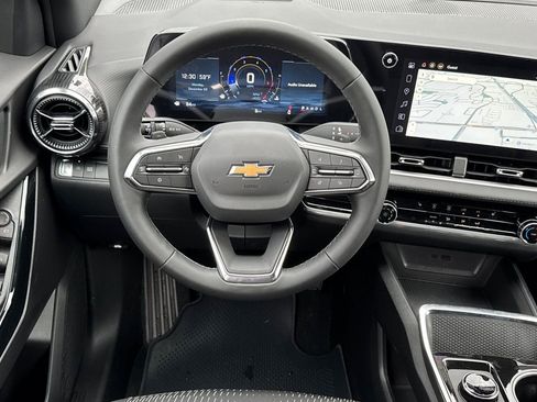 New 2026 Chevrolet Equinox LT image 13