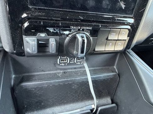 Used 2023 RAM 1500 Laramie AWD/4WD image 16