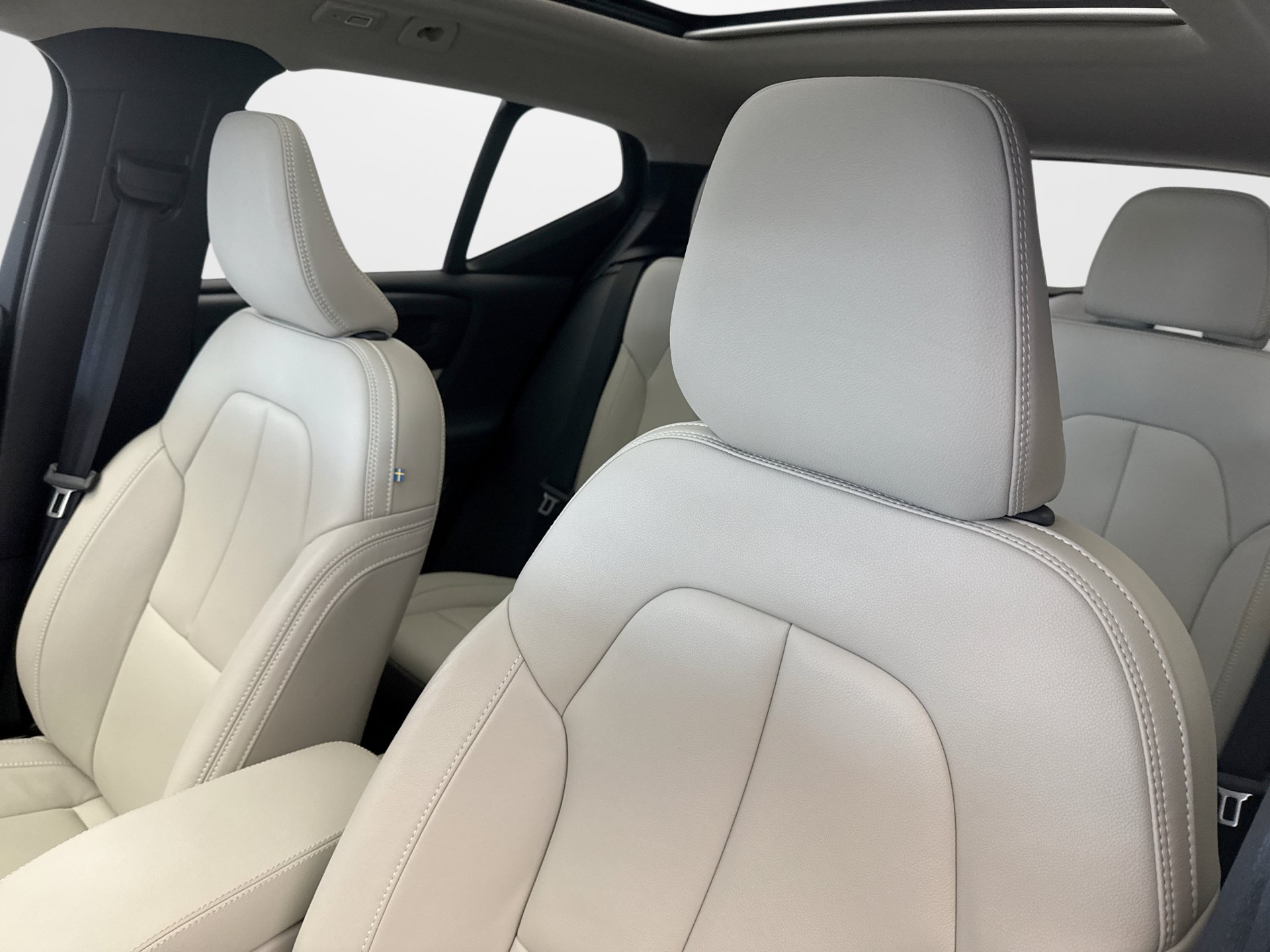 Used 2026 Volvo XC40 B5 Ultra w/ Protection Package Premier AWD/4WD image 9