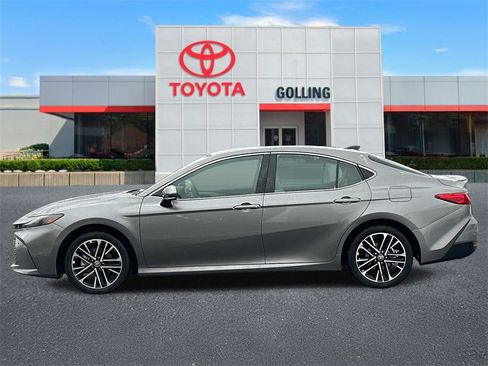 New 2026 Toyota Camry XLE image 5