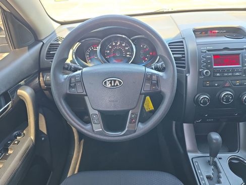 Used 2011 Kia Sorento 2WD w/ Convenience Pkg image 10
