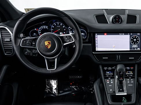 Certified 2021 Porsche Cayenne image 23