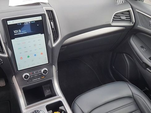 Certified 2024 Ford Edge SEL image 7