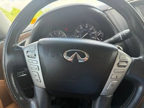 Used 2016 INFINITI QX80 4WD w/ Signature Edition Package image 16