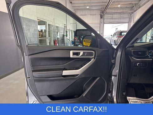 Used 2022 Ford Explorer XLT w/ Equipment Group 202A AWD/4WD image 15