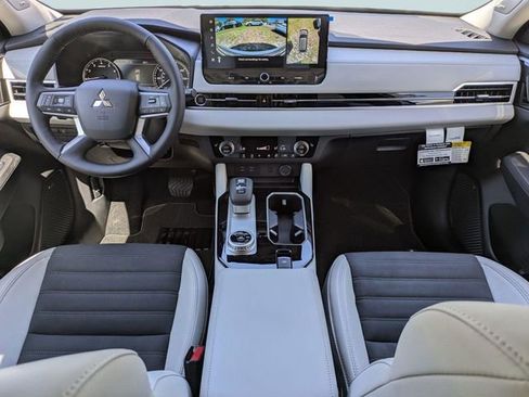 New 2026 Mitsubishi Outlander SE FWD image 16