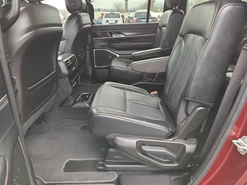 Used 2024 Jeep Wagoneer Series II image 21