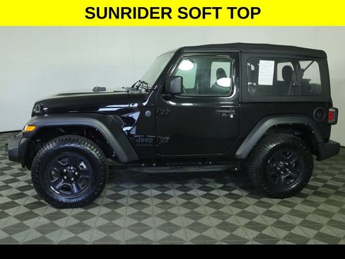 Used 2022 Jeep Wrangler Sport AWD/4WD image 7