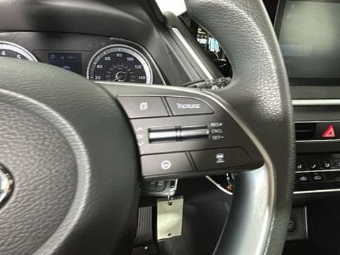 Used 2023 Hyundai Sonata SE FWD image 16
