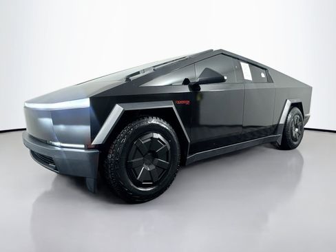 Used 2024 Tesla Cybertruck AWD Crew Cab image 37