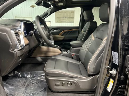 New 2026 GMC Canyon Denali image 12