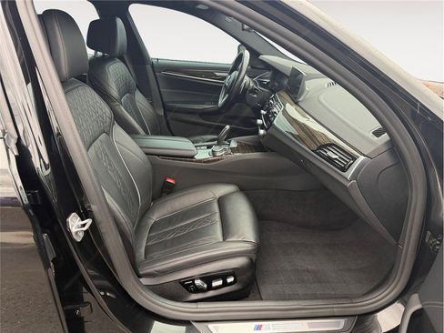 Used 2020 BMW M550i xDrive w/ Dynamic Handling Package image 15