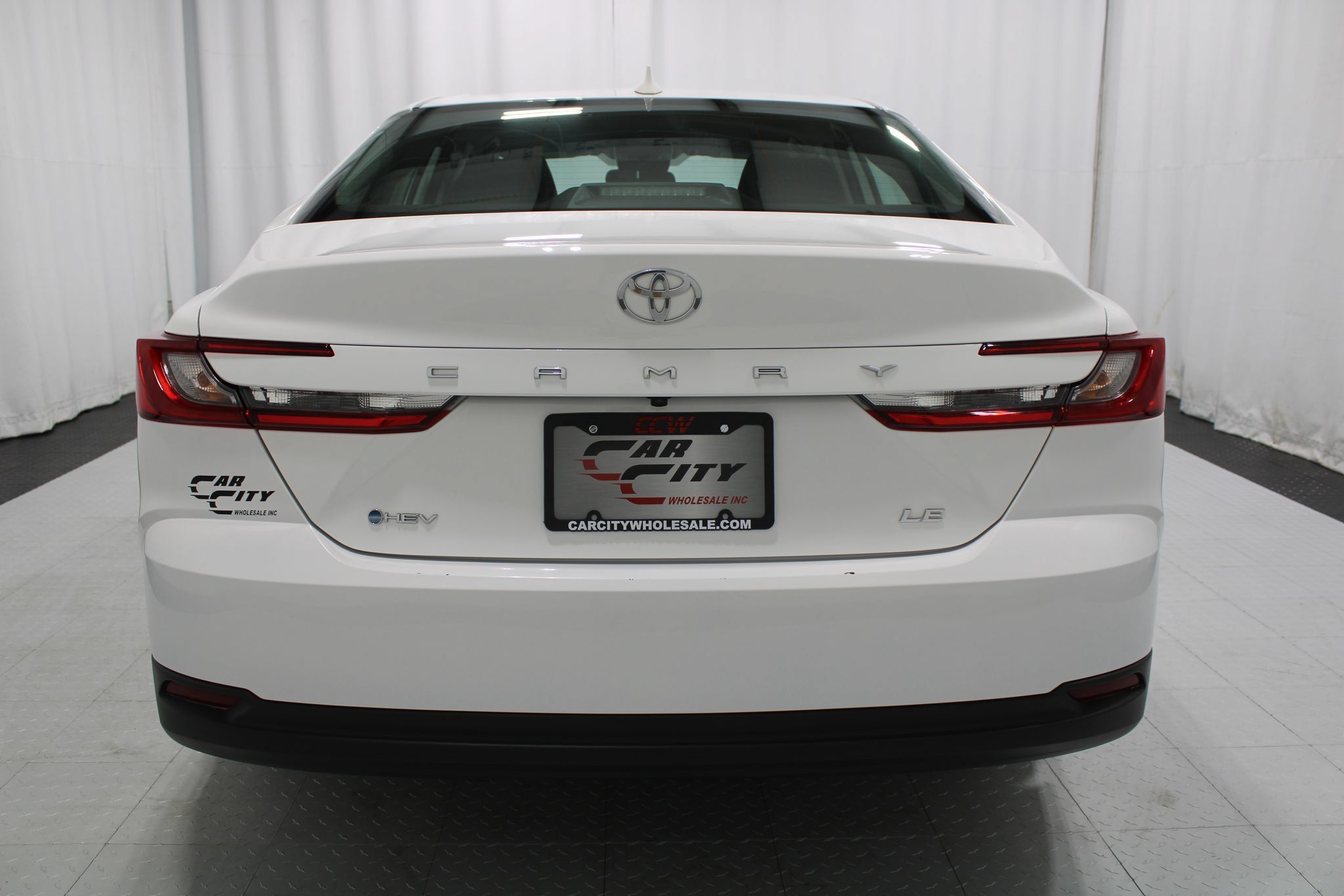 Used 2025 Toyota Camry LE FWD image 7