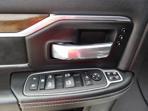 Used 2024 RAM 2500 Laramie w/ Safety Group AWD/4WD image 15