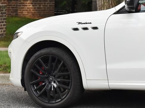 Used 2023 Maserati Levante Modena AWD/4WD image 32