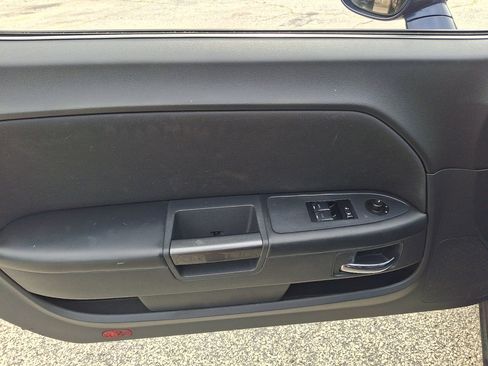 Used 2014 Dodge Challenger SXT RWD image 20