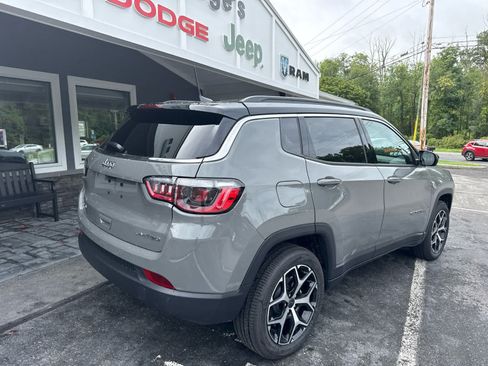 New 2026 Jeep Compass Limited AWD/4WD image 3