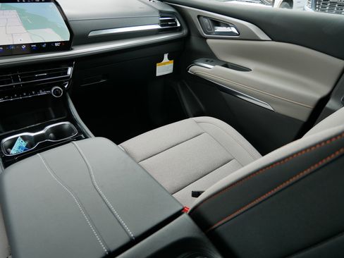 New 2026 Chevrolet Traverse LT w/ Driver Confidence Package image 15