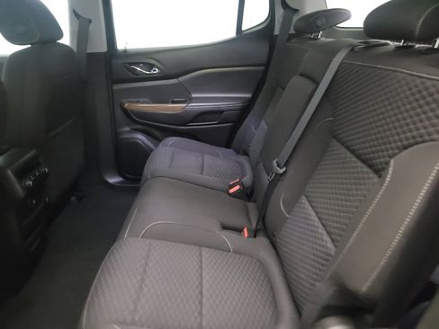 Used 2018 GMC Acadia SLE image 18