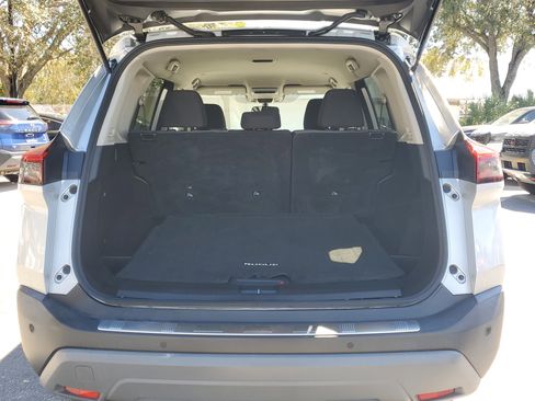 Used 2023 Nissan Rogue SV image 9