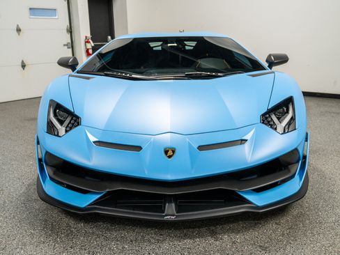 Used 2020 Lamborghini Aventador SVJ AWD/4WD image 4