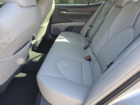 Used 2021 Toyota Camry SE image 21