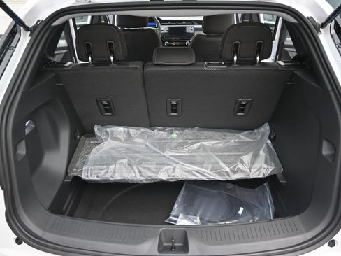 New 2027 Chevrolet Bolt LT FWD image 31